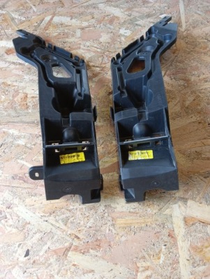 Clio iv универсал направляющая бампера задний  850450257r фото №1