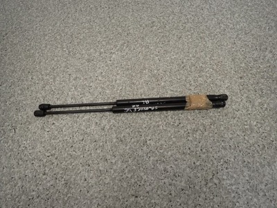 Kia sportage ii 04-10 амортизатори скло задній фото №1