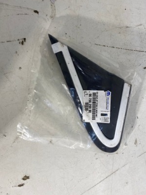 Заглушка крыла левый перед трёхместное сиденье peugeot 208 eu фото №1