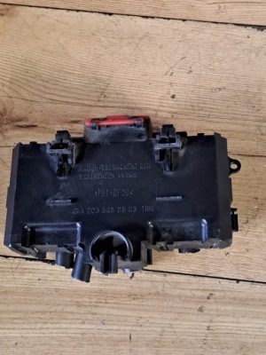 Предохранитель главный a2035450803 кондиционера mercedes w203 фото №1
