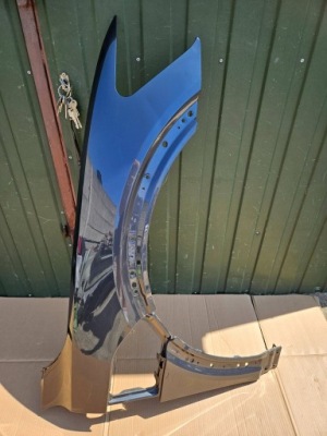 Audi e-tron крила передній фото №1