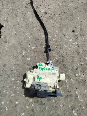 Замок двері правий перед vw passat b6 3c1837016a фото №1