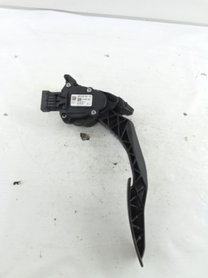 J233 педаль газа chevrolet orlando 13253791 фото №1