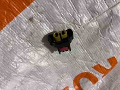 Штекер протитуманної фари dodge charger 2015+ фото №1