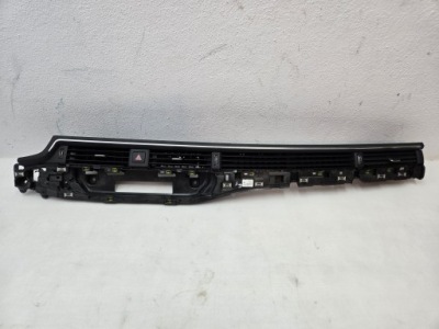 Audi a4 b9 решітка обдув середня 8w1820902d фото №1