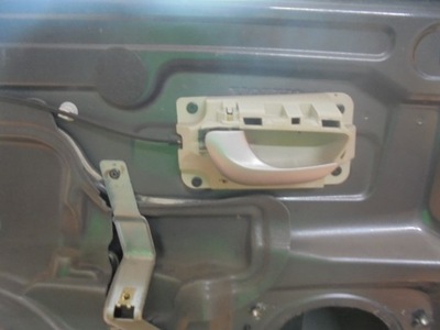 Volvo s80 03' ручка внутрішній лівий задня фото №1