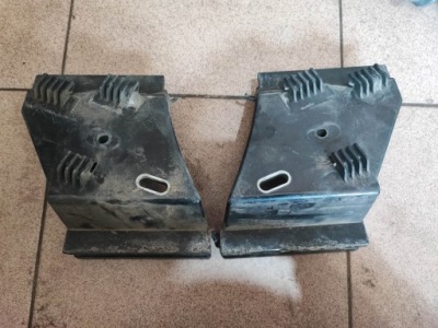 Напрямна бампера правий лівий задня audi a8 d2 lift фото №1