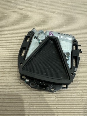 Tesla model s камера датчик скло 1038482-99-i фото №1