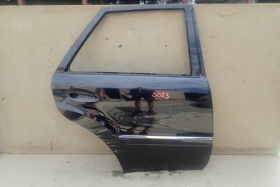 Двері праве задні задній mercedes w164 164 ml 05-11r фото №1