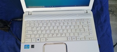 Laptop Toshiba L830 13,3 " Intel Core i3 4 GB / 500 GB biały