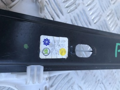 Подъемник дверь задняя правый skoda kamiq 19- фото №1