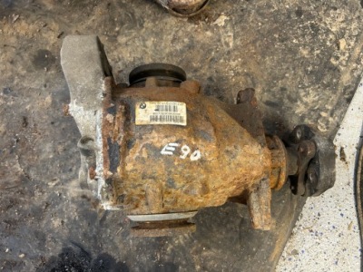 Bmw e90 2,0 задній міст 2,47 7566197 фото №1