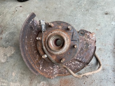 Mitsubishi l200 2006- 2.5did поворотный кулак левая фото №1