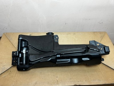 Tesla 3 highland бак омывателя фото №1