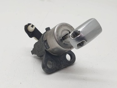 Вкладка замка жало jeep grand cherokee iv wk2 фото №1