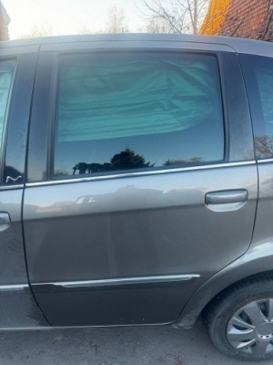 Дверь задние левая задняя левый lancia musa lift 2010r vr690 grigio rossini фото №1