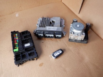 Бортовий комп'ютер набір ключ bcm ford edge st lift 2.7 eb фото №1