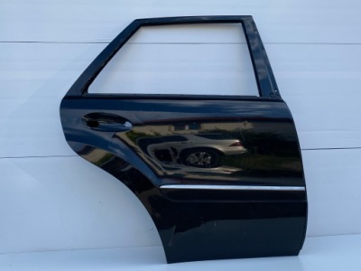 Mercedes ml w164 дверь правый задний  2005-2011 фото №1