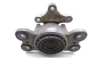 Кронштейн подушка двигуна volvo s60 2 v60 1.6 d2 31262710 фото №1