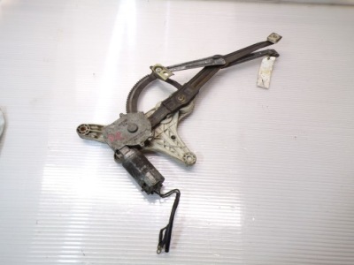 Подъемник стекло правый перед mercedes w201 190 фото №1