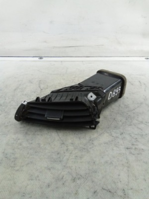 D893 решітка обдув zafira c ліва 39076940 фото №1