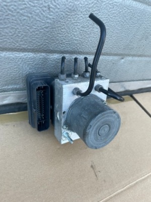 Maserati levante насос блок управления abs 6700352860 фото №1