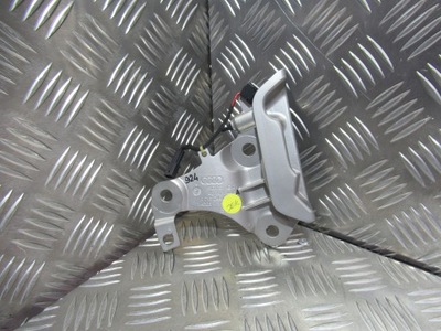 Audi r8 боковой верхний замок защёлочный 427871444 фото №1