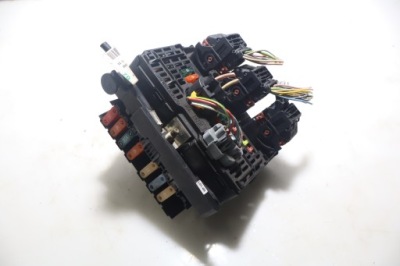 Коробка предохранителей peugeot 407 1.8 16v фото №1