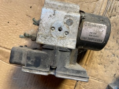 Насос блок керування abs renault master ii movano 8200528357 фото №1