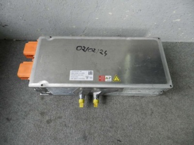 Porsche taycan 19- зарядное устройство напряжения аккумулятор конвертер 9j1915681ad фото №1