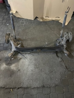 Oś балка підвіска задня honda jazz iii 08-15 фото №1