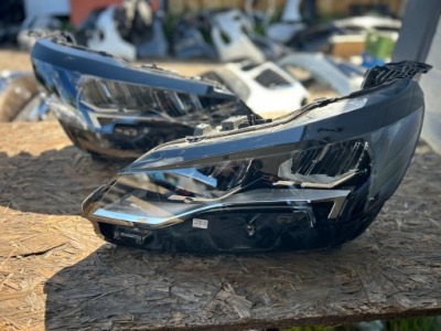 Лампа права peugeot 3008 5008 ii lift full led фото №1