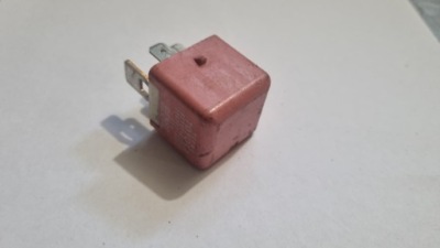 Реле toyota yaris ii 9098702030 фото №1