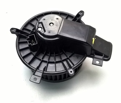 Maserati ghibli iii quattroporte vi 2013- вентилятор салона оригинальный номер 673000088 фото №1