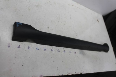 Молдинг накладка поріг права peugeot 2008 i 13-19 фото №1