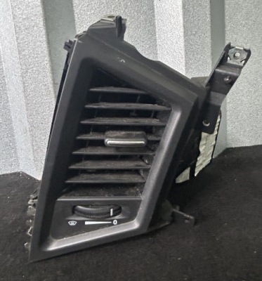 Впуск решітка обдув повітря mercedes actros mp4 a9608300654 фото №1