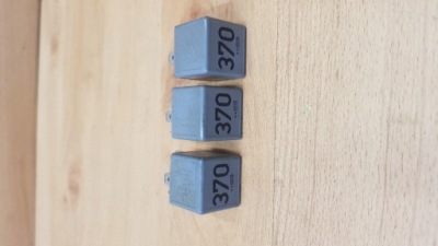 Реле skoda superb i 8d0951253 фото №1