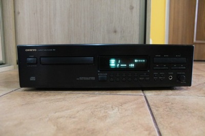 Odtwarzacz CD Onkyo DX-7210