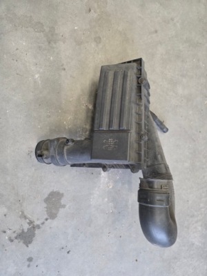 Корпус фільтра повітря vw volkswagen 3c0129601cd 3c0129607bg фото №1