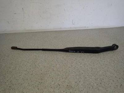 Toyota previa 00-06 важіль двірники передні ліва фото №1