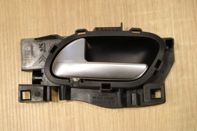 Ручка внутренняя левый задняя peugeot 508 i фото №1