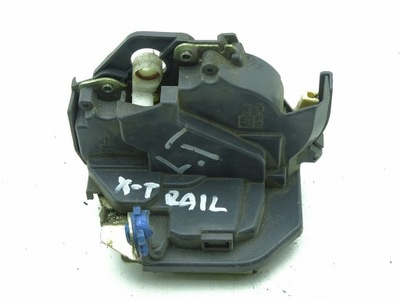 Nissan x-trail t30 01-07 замок двері лівий задня фото №1