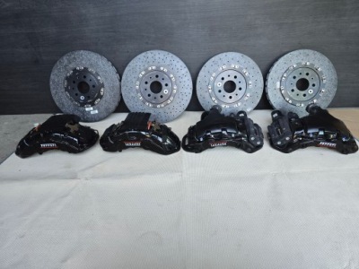 Гальмівні диски супорти гальмівні колодки гальмівні ceramika ferrari sf90 стан jak новий ! фото №1