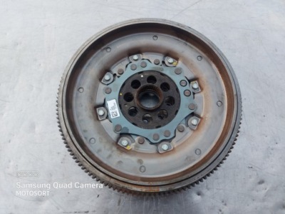 Audi q3 2.0tdi колесо двухмассовый сцепление 05l105266k фото №1