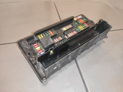 Bmw 7 f01 f02 f10 f11 модуль коробка предохранителей 9252815 фото №1