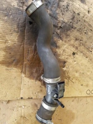 Шланг интеркулер 1.0 fiesta mk7 0261230281 фото №1