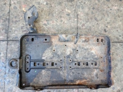 Основание аккумулятор mercedes w123 фото №1