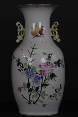 Wazon. Porcelana. Chiny. Qing. XIX wiek.