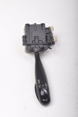 Toyota yaris i рычаг поворотники фото №1