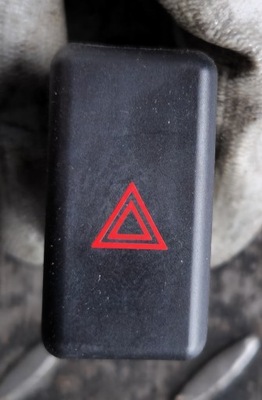 Перемикач аварійних mazda 3 bp4k664h0 фото №1